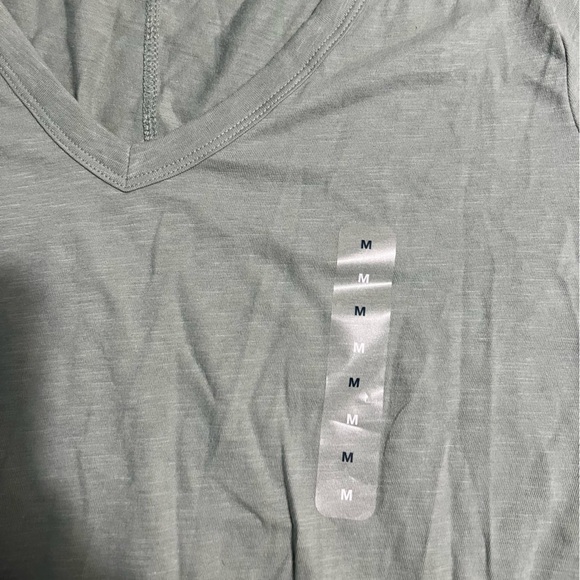 NWT GAP|Forever Soft V-Neck Tee|Size Medium - Picture 5 of 7